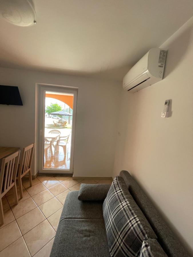 Olive Apartment Nerezine Exterior photo